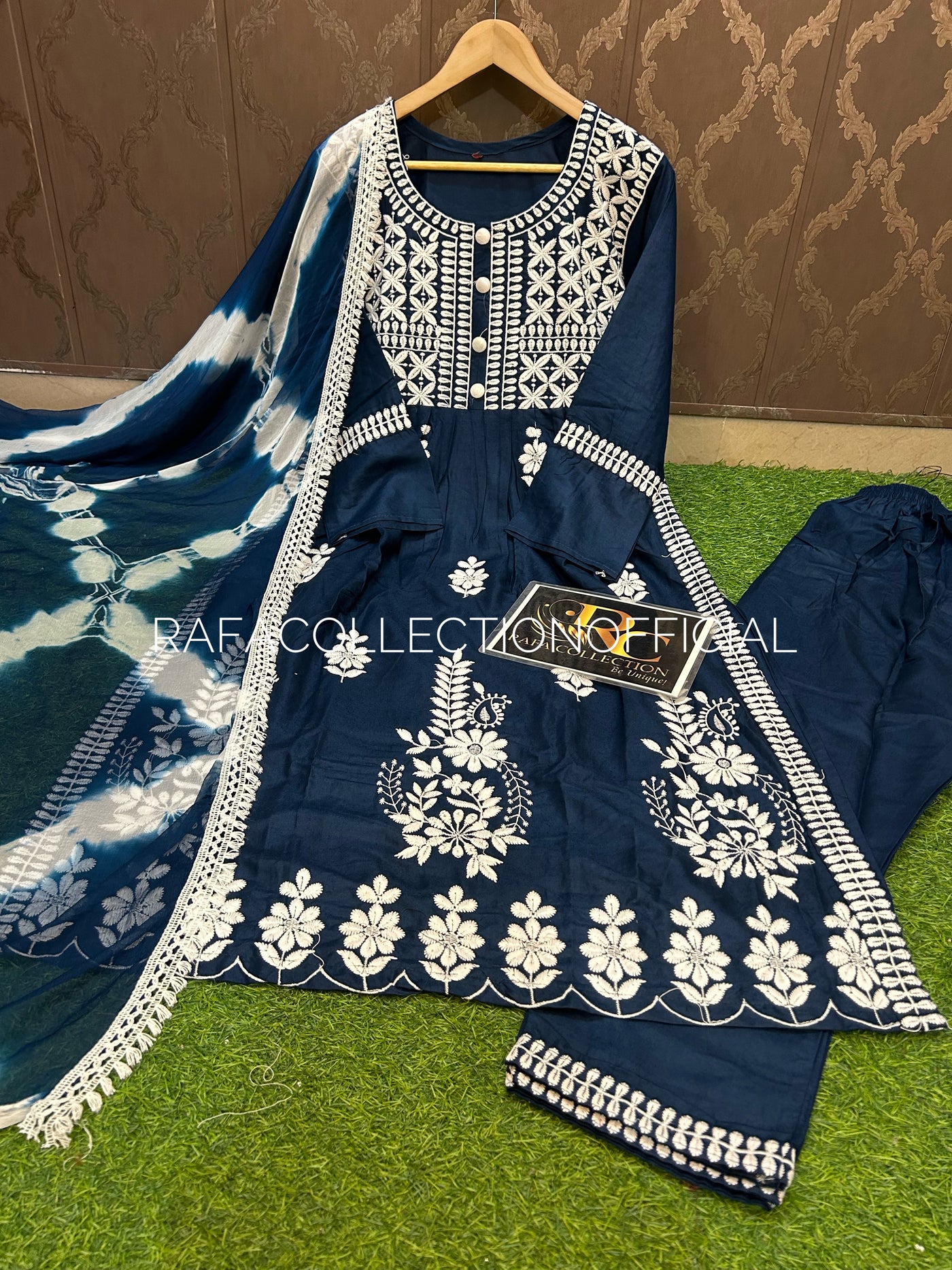 Embroided nyra cut suit